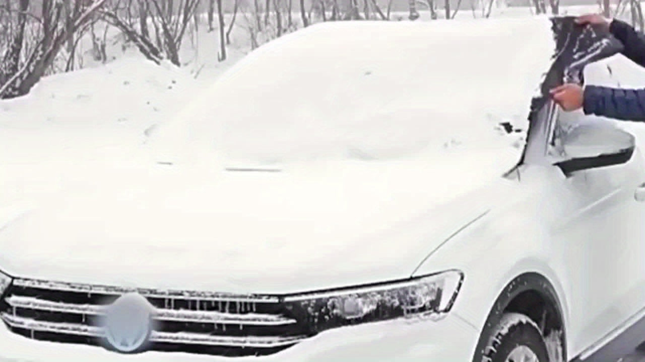 Portable Car Snow Shield, Easy to Install And Store, Car Snow Cover, Magnetically Fixed to Withstand Strong Winds, Full Coverage to Protect Against Snow And Frost, Suitable for All Seasons, Compatible with Most Cars